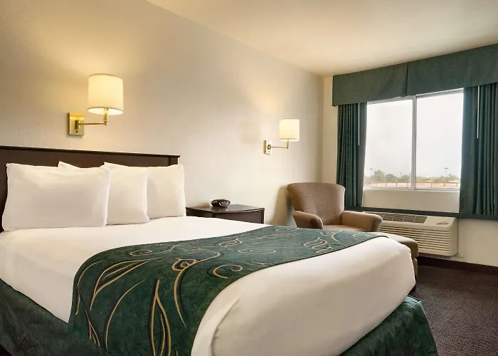 Hotel Clarion Pointe I-40 Winslow