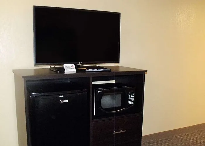 Hotel Clarion Pointe I-40